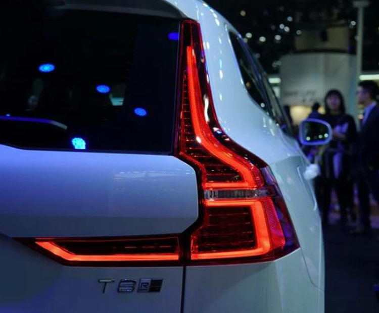 沃爾沃XC60新能源-沃爾沃XC60插電式混動 2026款 插電式混動 長續航四驅智雅豪華版