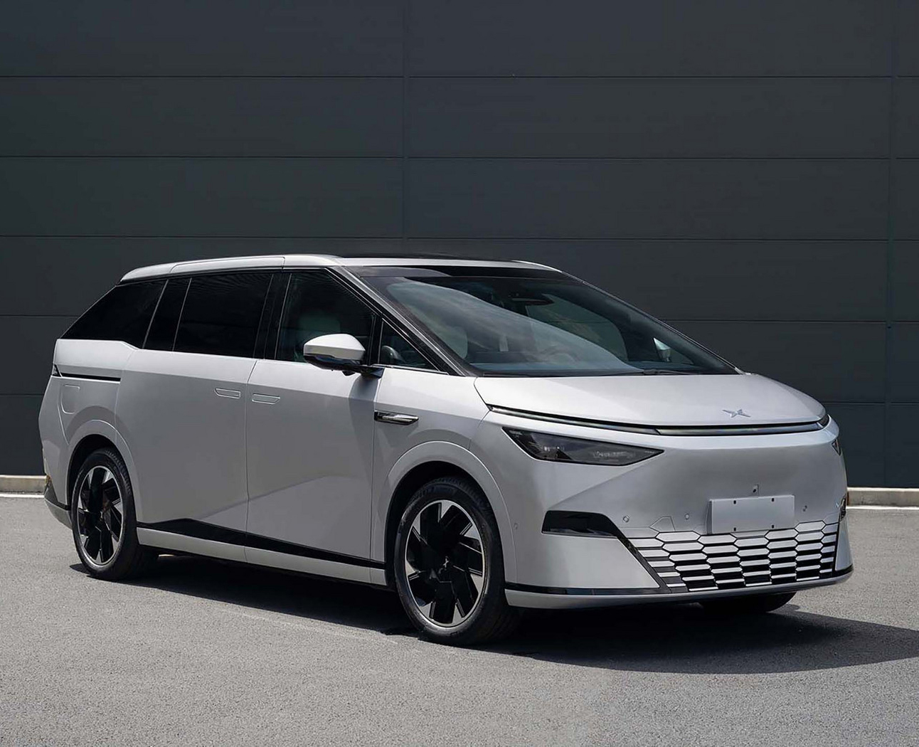小鵬汽車-小鵬汽車X9