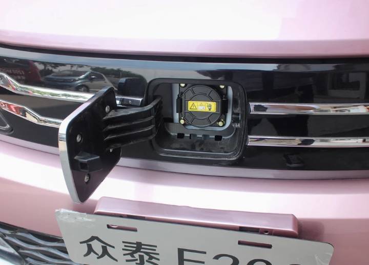 眾泰-眾泰E200