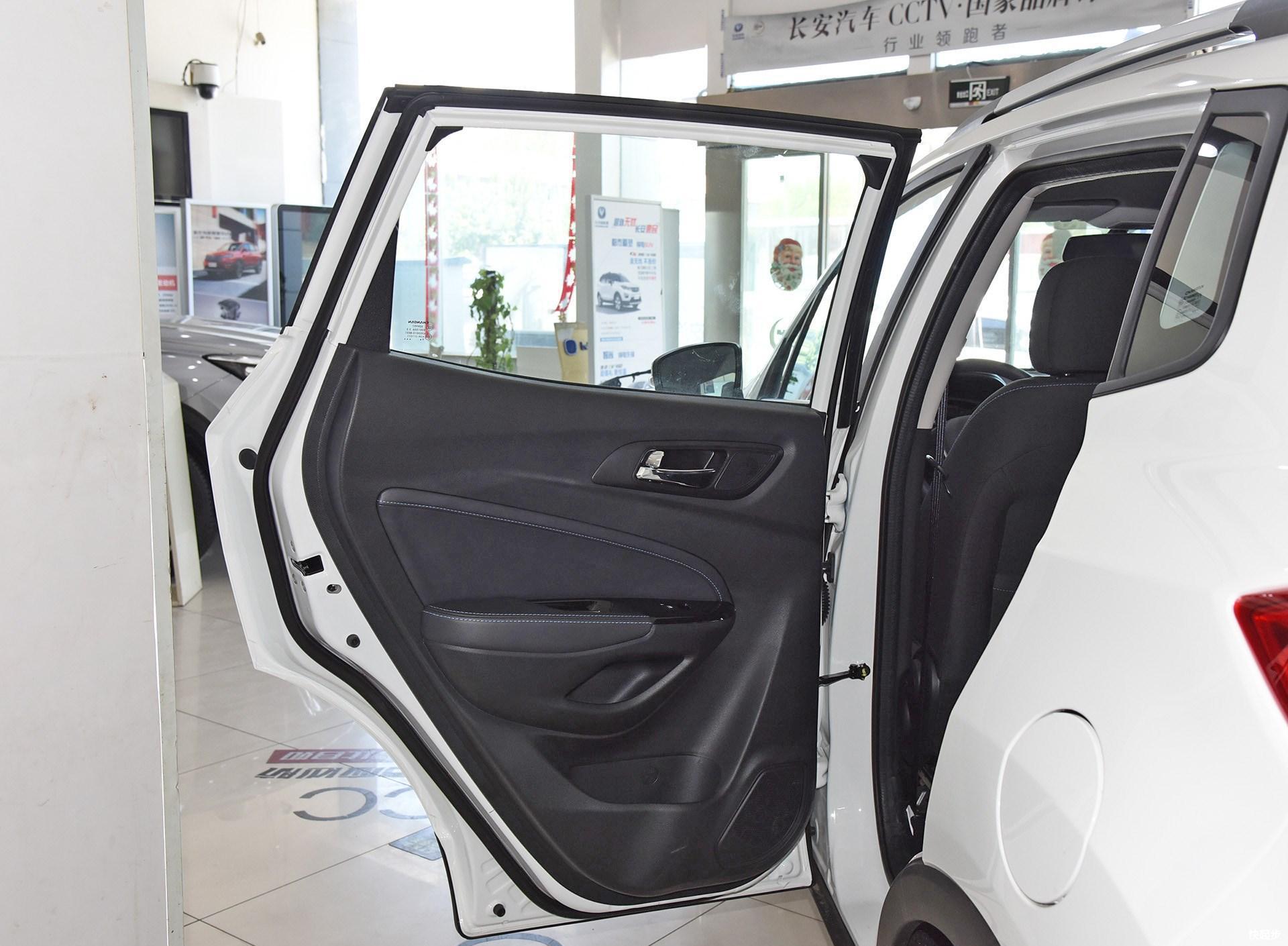長安汽車-長安CS15EV
