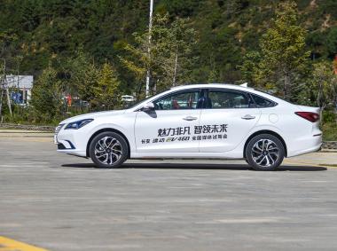 長(zhǎng)安汽車逸動(dòng)EV