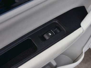 東風風行風行景逸S50EV