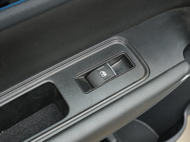 東風風行風行景逸S50EV