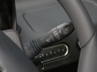 寶駿寶駿E100