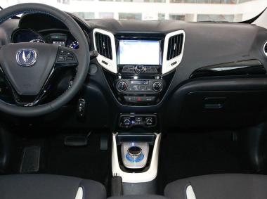 長(zhǎng)安汽車(chē)長(zhǎng)安CS15EV