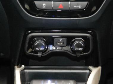 長(zhǎng)安汽車(chē)長(zhǎng)安CS15EV