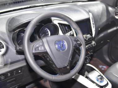 長(zhǎng)安汽車(chē)長(zhǎng)安CS15EV
