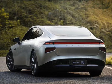 小鵬汽車-小鵬汽車P7