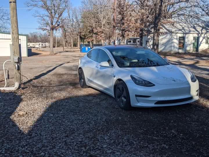 美國每賣10輛電動汽車就有9輛是特斯拉