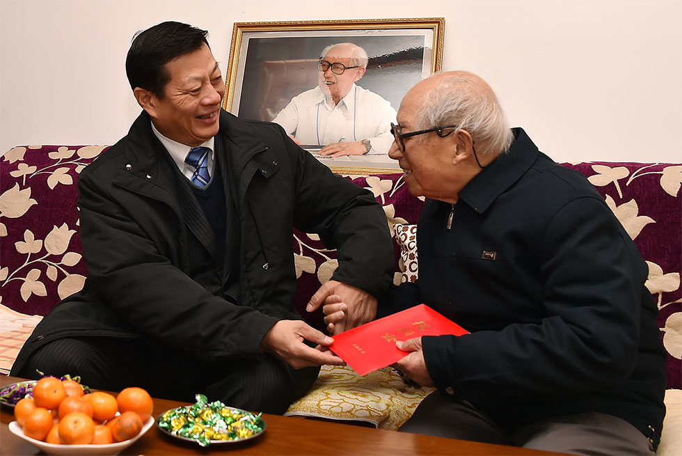 送上新春祝福 共話東風發展