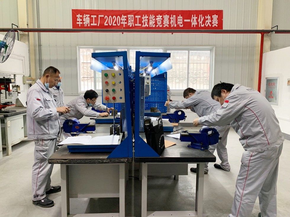東風商用車：苦練技能 爭當先鋒