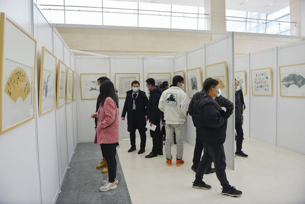 東風公司美術書法扇面作品展舉行
