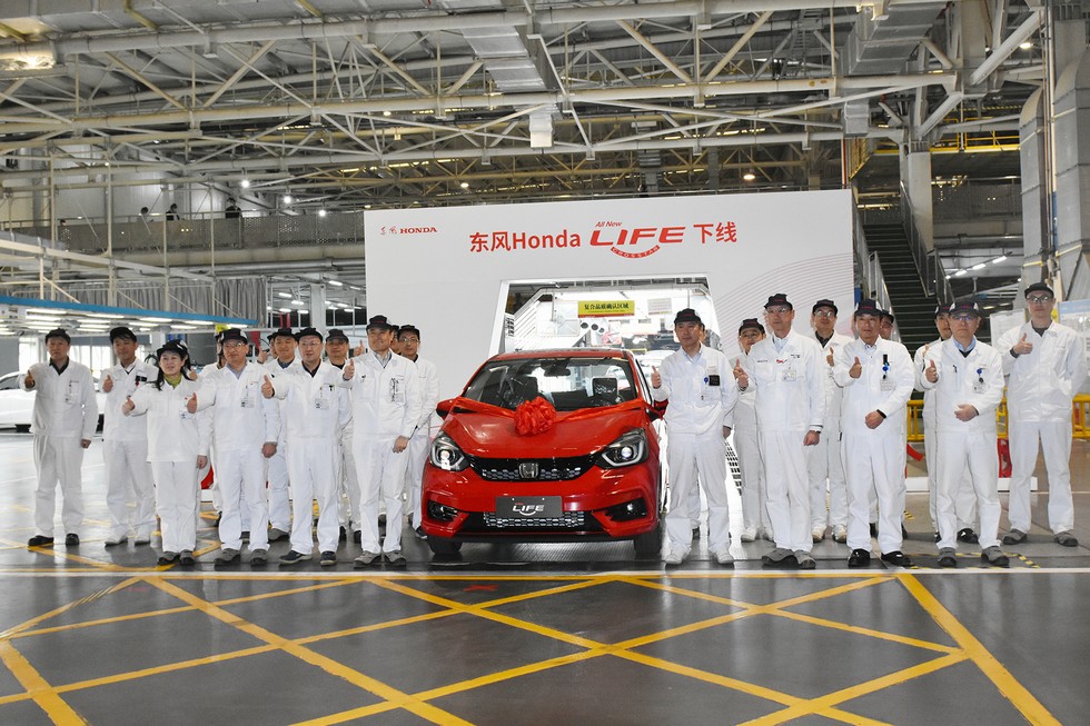 東風(fēng)本田首款精品小型車(chē)LIFE下線