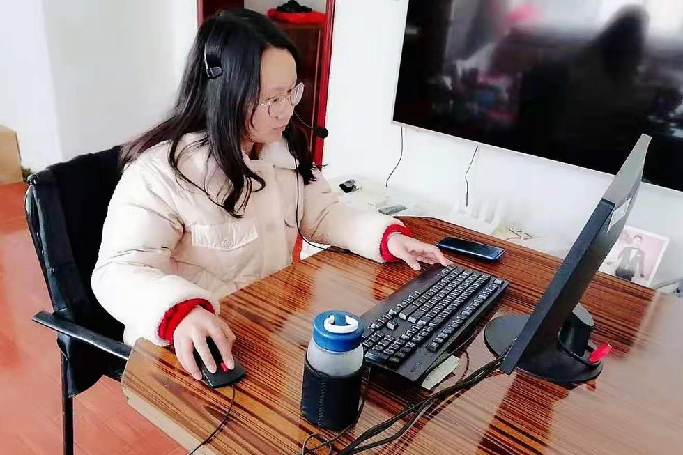 東風(fēng)鴻泰客服業(yè)務(wù)實(shí)行“家庭坐席”