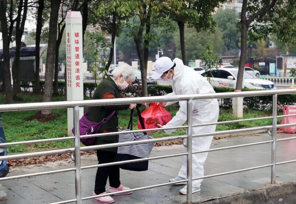 抗疫前線，"我"在服務隊的一天