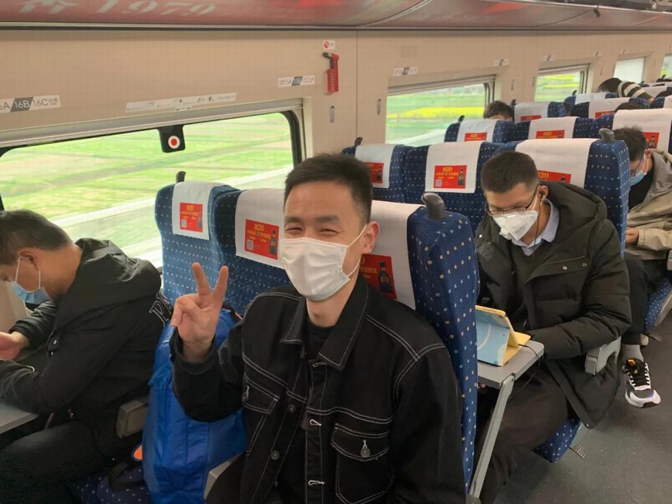 武漢首趟返崗復工專列接東風人“回家”