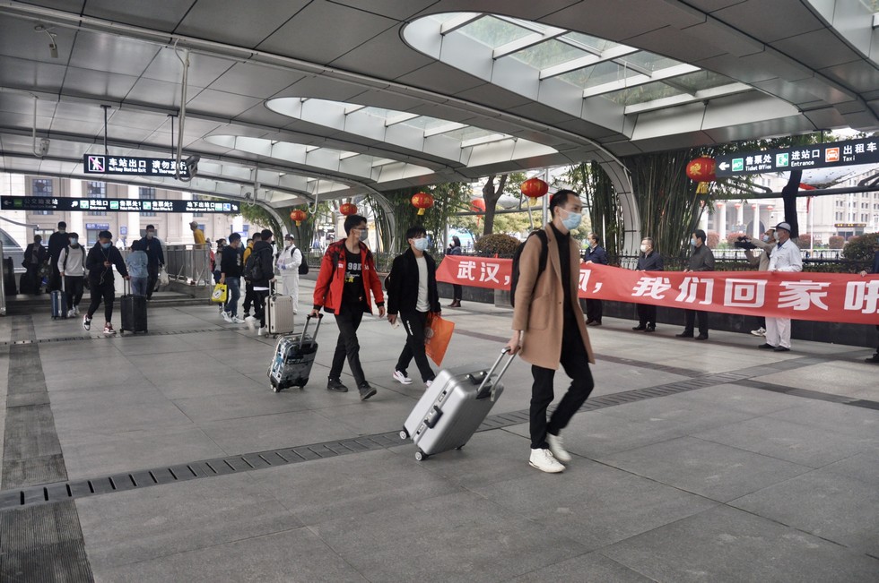 東風首趟復工專列接員工返漢