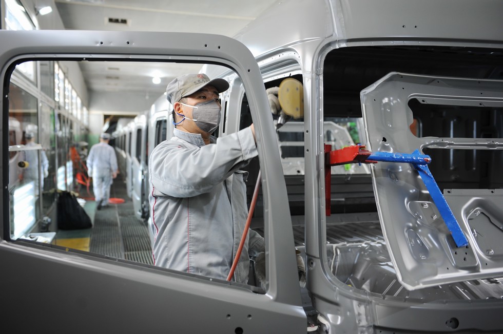 東風商用車車身廠：日產駕駛室700臺