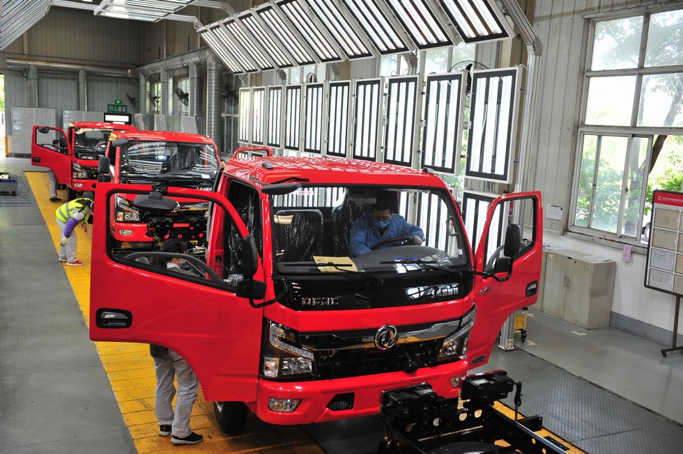 東風輕型車班產創新高