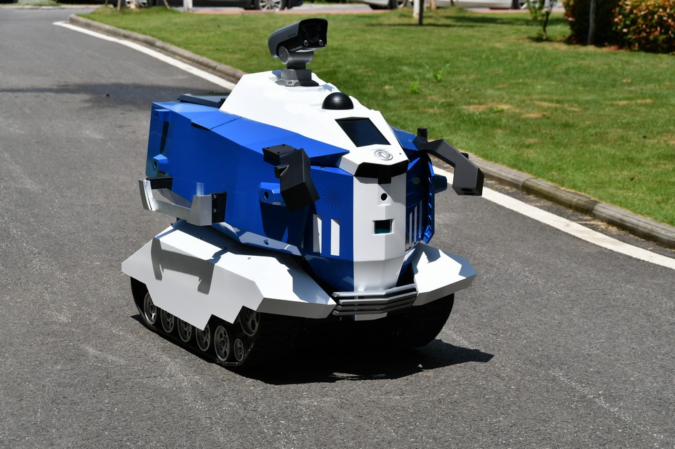 東風Sharing-Smart無人清掃車、無人巡邏車亮相