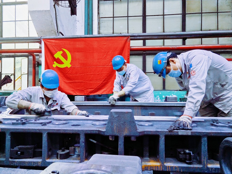 奮戰一百天 東風公司十堰基地全面復蘇