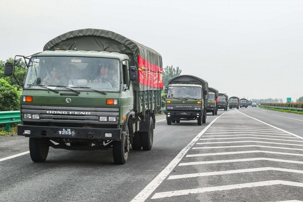 東風(fēng)汽車馳援抗洪搶險(xiǎn)一線