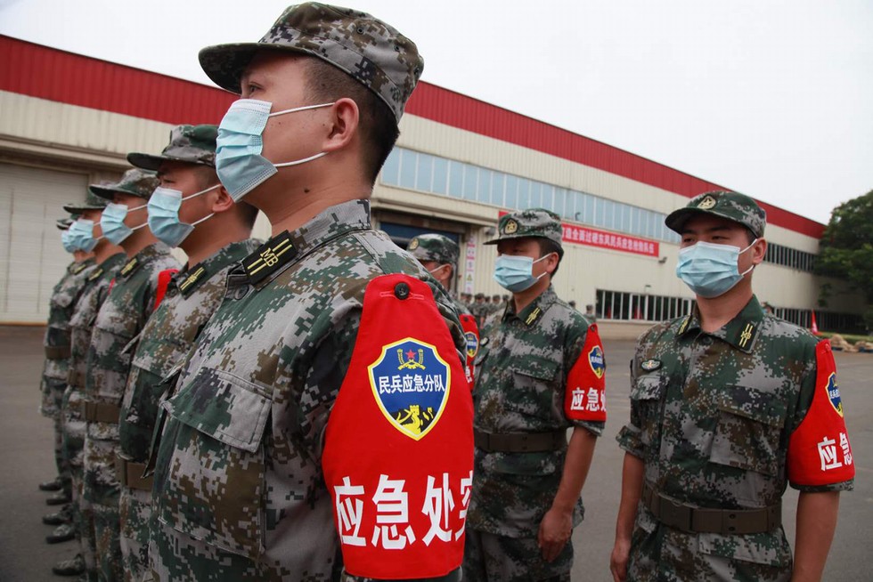 抗洪搶險(xiǎn) 東風(fēng)民兵準(zhǔn)備好了