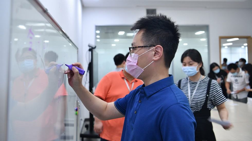 走進嵐圖 發現奮斗的小伙伴