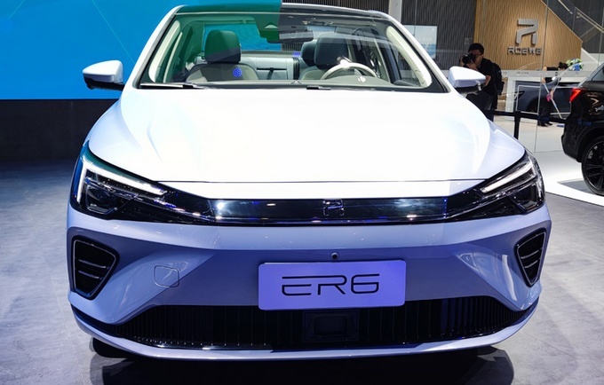 成都車展榮威全新純電動轎車ER6亮相