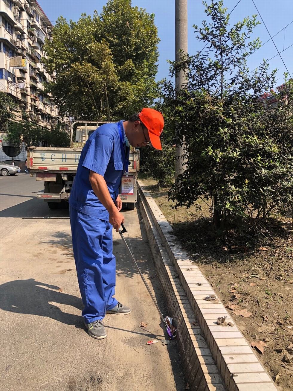 東風(fēng)特裝：黨員下沉社區(qū) 共建文明城市