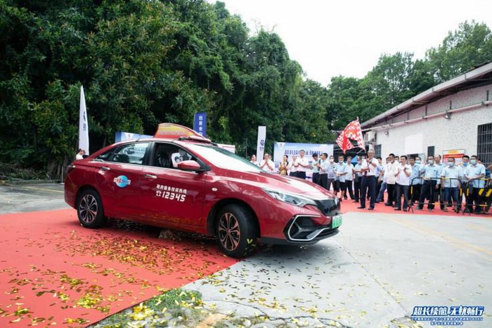 啟辰D60EV出租車開進番禺