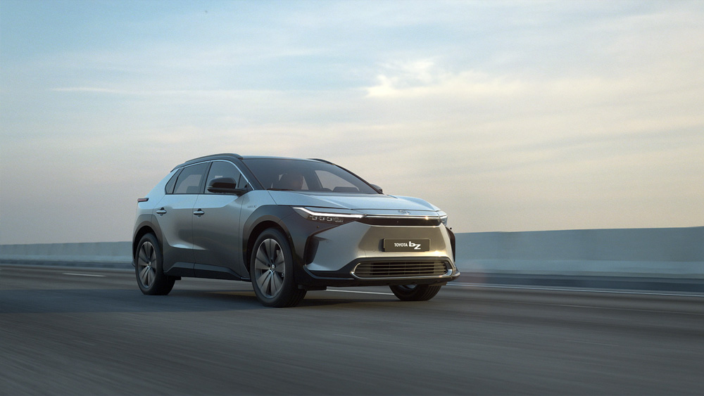 TOYOTA bZ純電動專屬系列首款車型bZ4X揭開神秘面紗，盡顯別樣自由