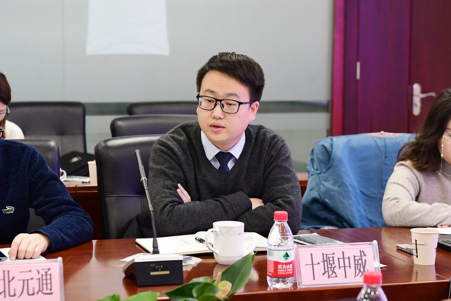 東風(fēng)公司紀(jì)委接連在武漢、十堰、襄陽(yáng)三地召開合作伙伴座談會(huì)