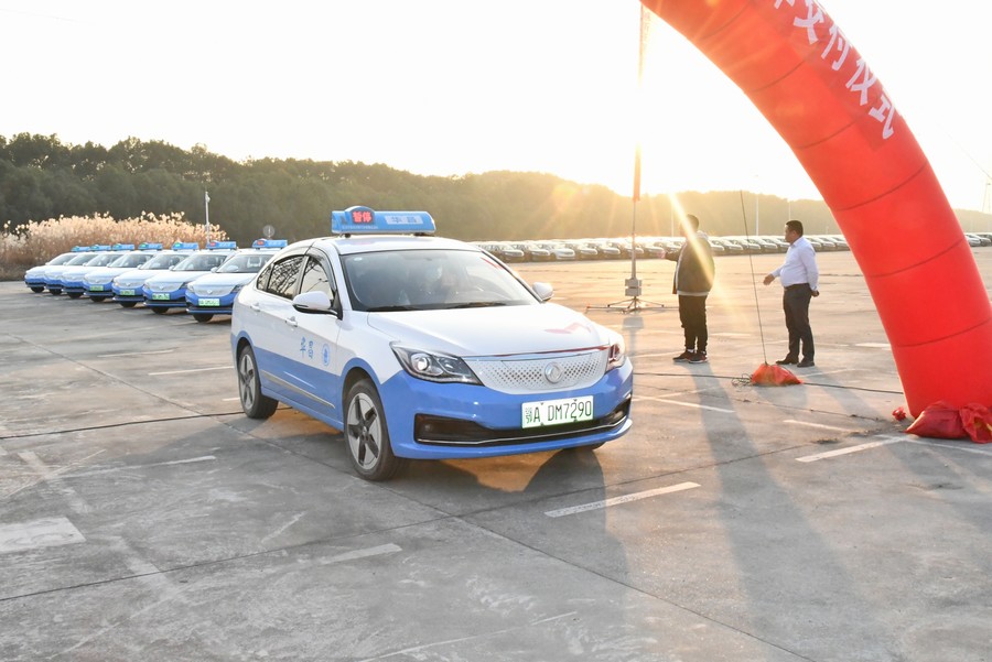 167輛東風風神E70出租車交付