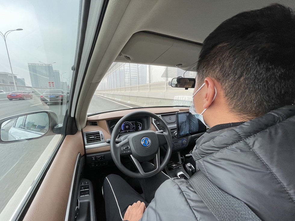東風(fēng)自動(dòng)駕駛出租車開始接單