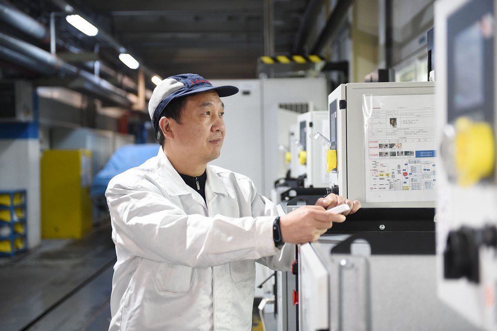 【東風工匠】設備管理大師朱顯軍