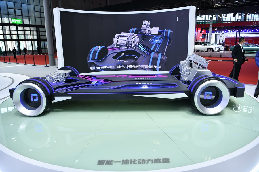 智新科技概念底盤首次亮相上海車展