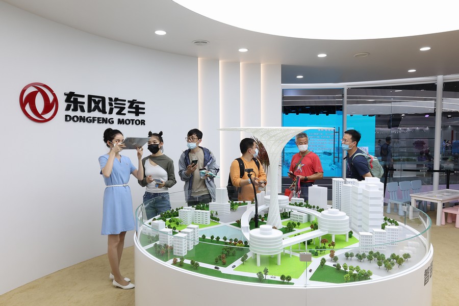 科技感爆棚 東風展臺帶你穿越未來