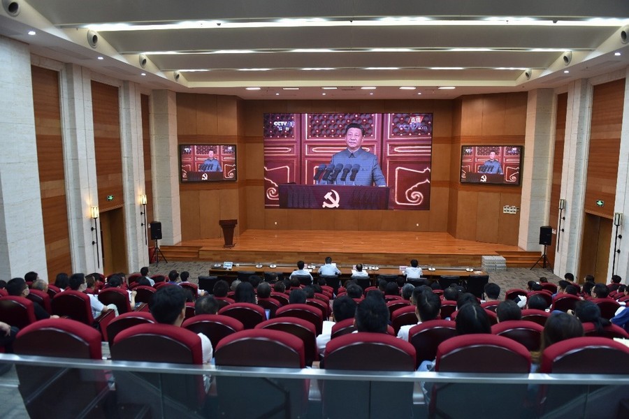 東風公司干部職工積極收聽收看慶祝中國共產黨成立100周年大會