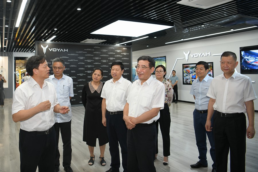 全國政協經濟委員會副主任苗圩在東風調研