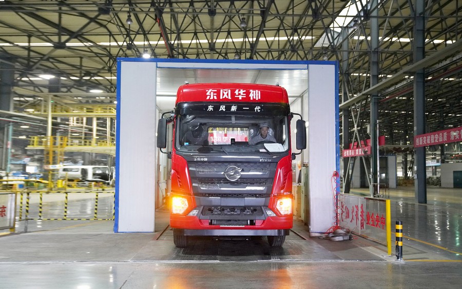 【開門紅 在現場】十堰基地：山間冬日冷 車間熱意濃