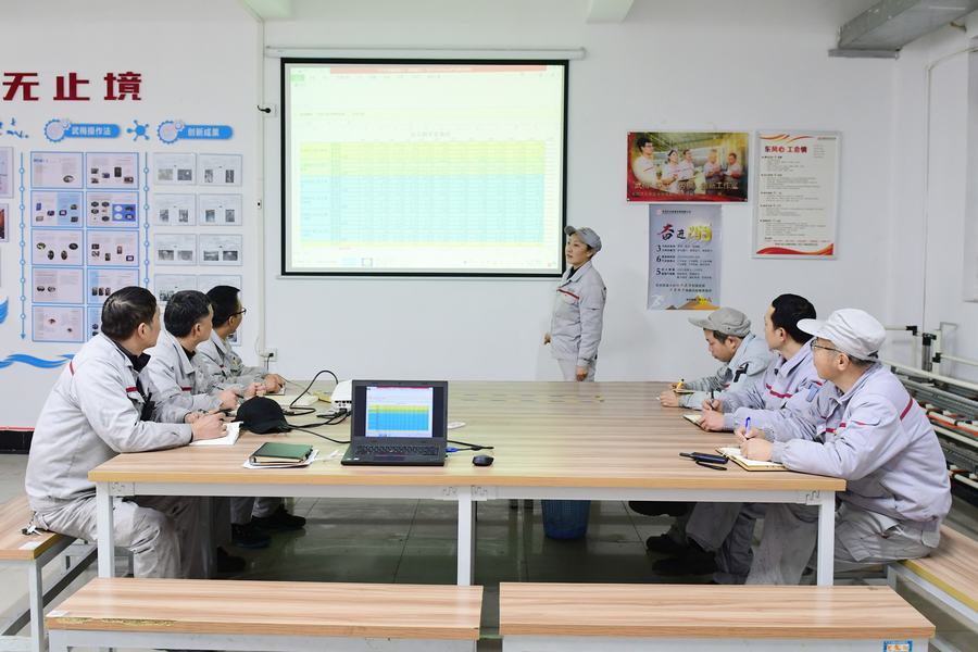 走進東風底盤傳動軸工廠武梅創新工作室