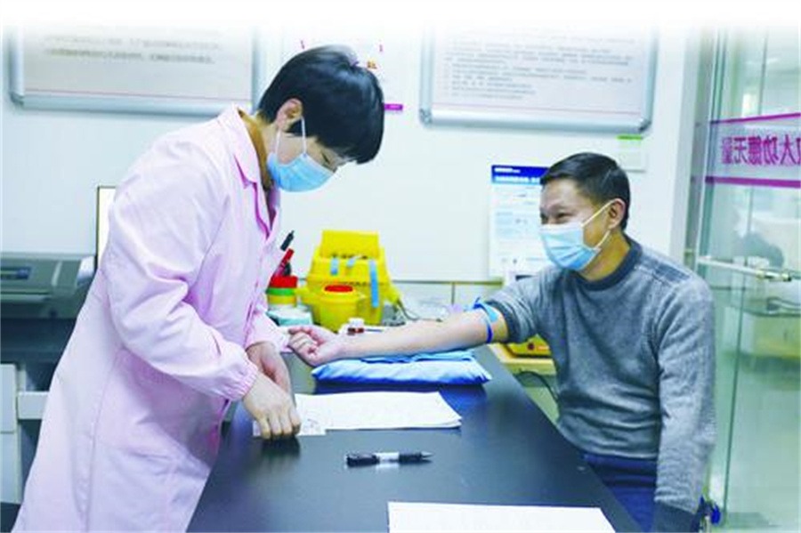鄭日洪：22年獻出13個成人血量