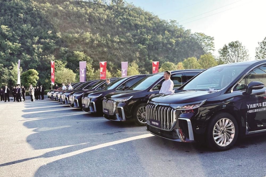 嵐圖汽車護航世界武當太極大會
