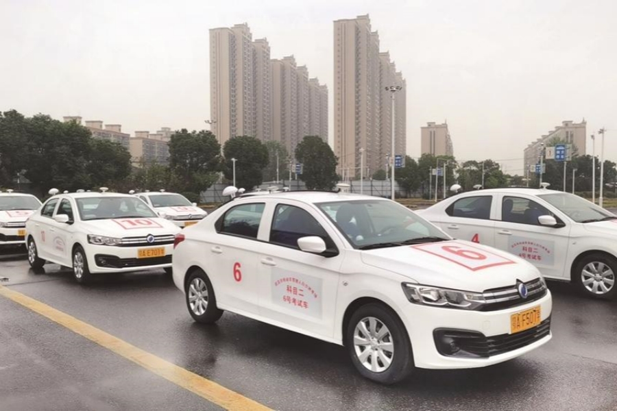 神龍1513輛新能源車集中簽約