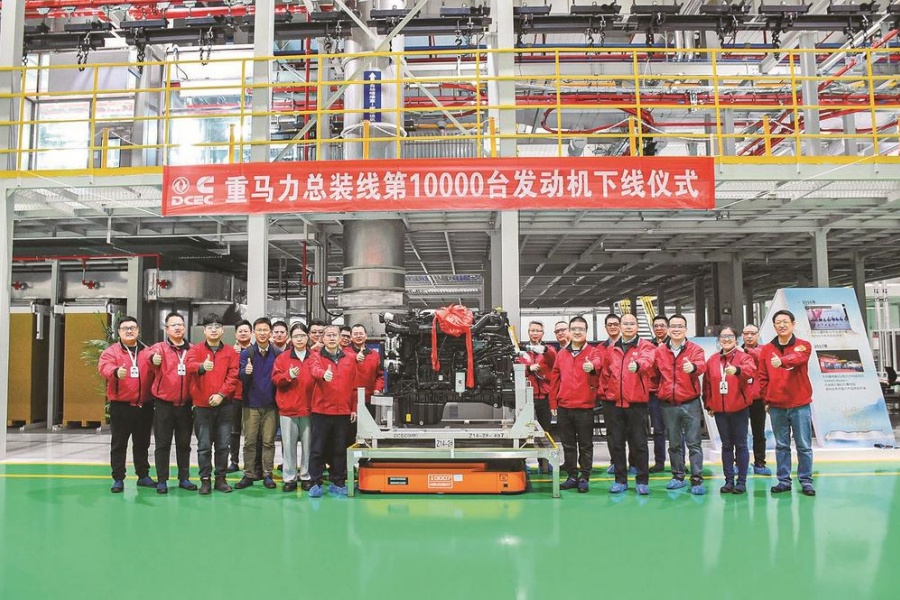 東風康明斯第一萬臺重馬力發動機下線