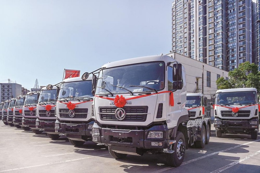 200輛東風燃油牽引車出口非洲