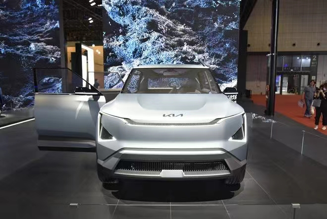 起亞EV6與國產EV5成都車展亮相電動汽車市場再添新選擇