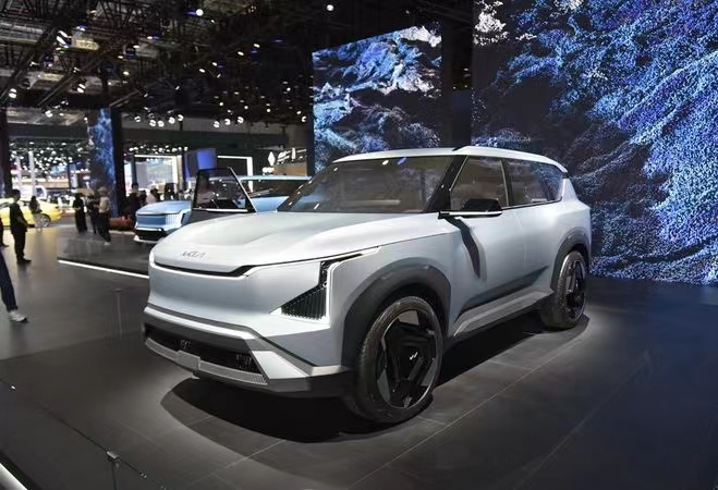 起亞EV6與國產EV5成都車展亮相電動汽車市場再添新選擇