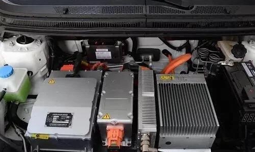 32萬(wàn)公里對(duì)比測(cè)試！燃油車VS電動(dòng)車，開(kāi)哪種車更省錢？